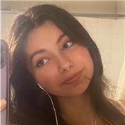 Passionnée d’histoire notamment au collège et au lycée, j’aide à la compréhension des moments historiques avec douceur et patience